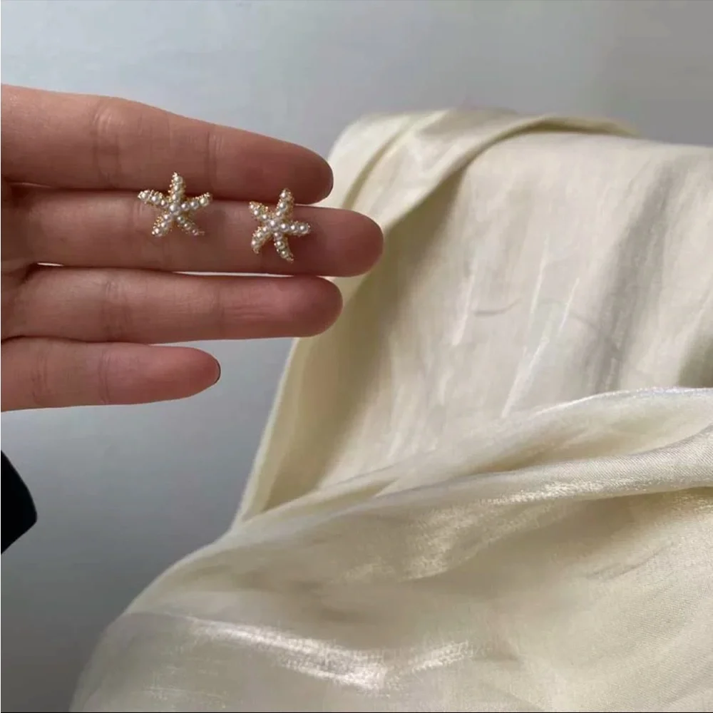 Starfish Pearl Stud Earrings - Picture 3 of 6